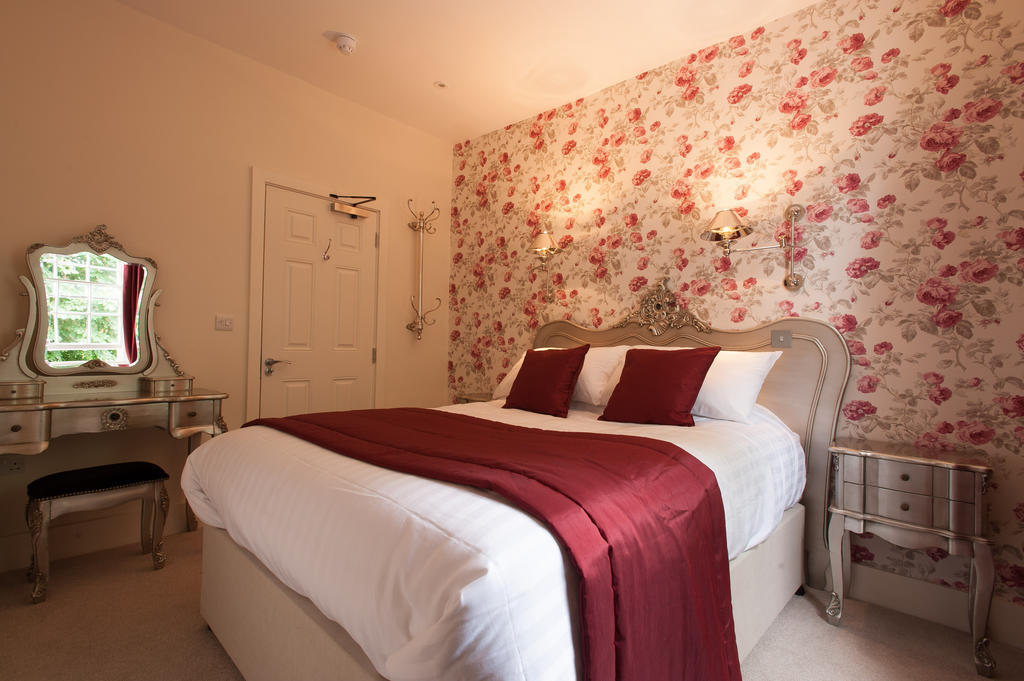 The Wychwood Inn Shipton under Wychwood Номер фото